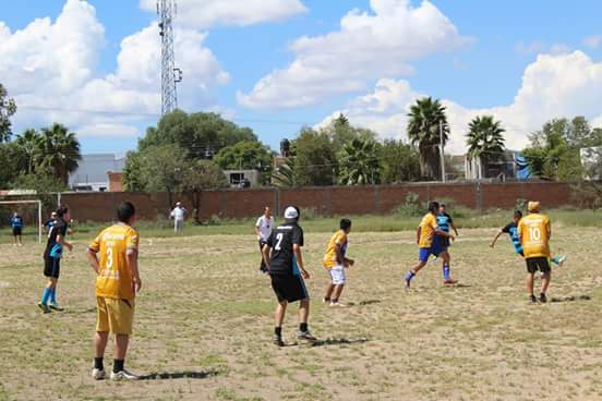 slp_seminariogj's tweet photo. Torneo bolita 2017 en honor al padre Kilo #semiSLP https://t.co/Cxgtbgg4lP