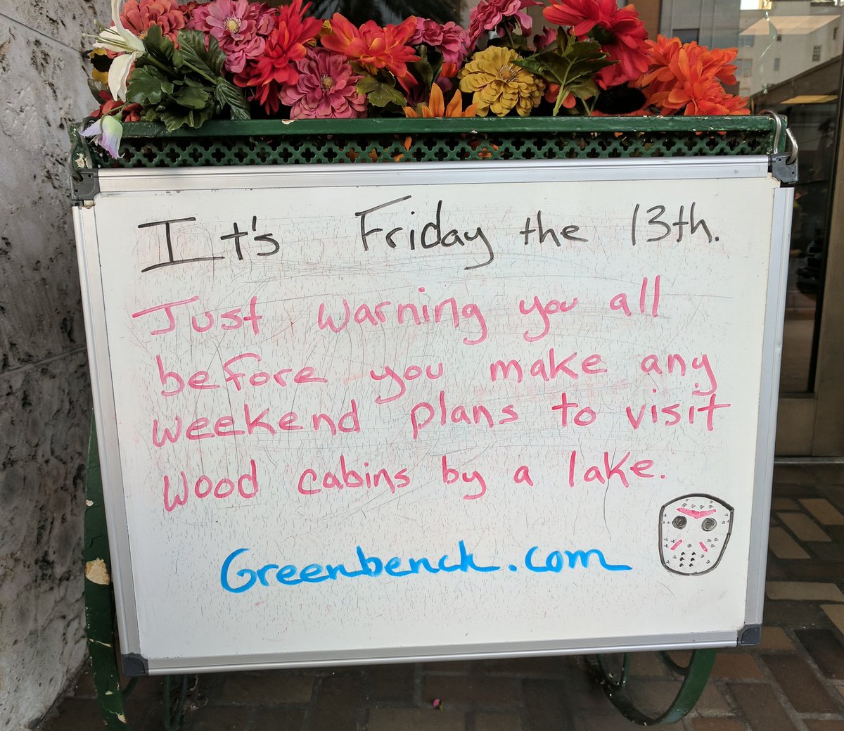 GreenBenchGifts's tweet photo. #FridayThe13th https://t.co/xnwB4kMLVy