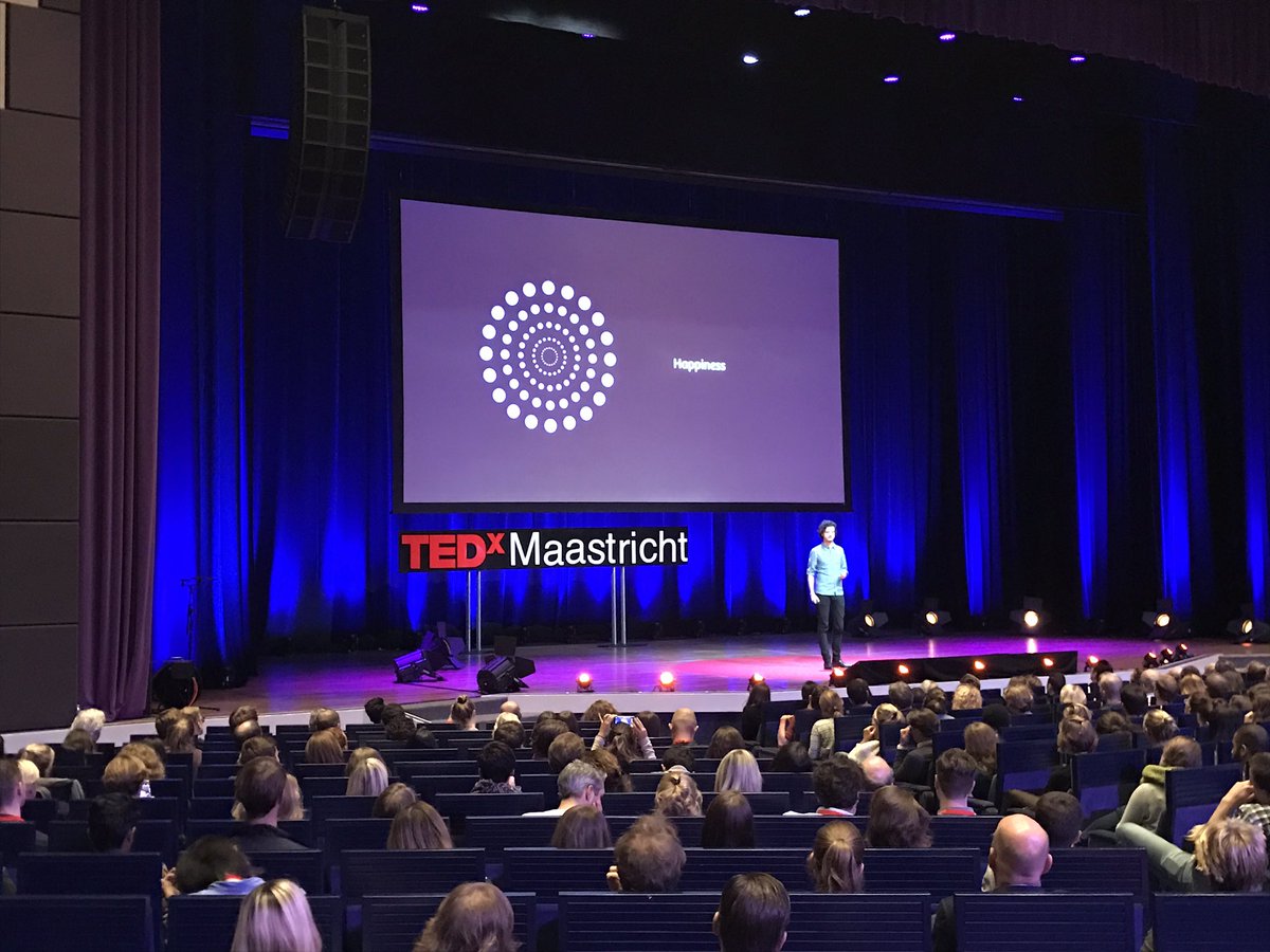 TAKEaCiCi's tweet photo. Love the speech from @ejpfauth 👌🏼🖖🏻he is opening the eyes of the #burnoutsociety ✨"don't see live as an competition" #TEDxMaastricht https://t.co/CFIHDIz4Tw