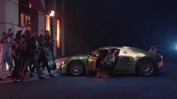 TSwiftLA's tweet image. “All the 1989 tour dancers are here and they’re playing paparazzi... my favorite paparazzi of all time” - Taylor in a new LWYMMD bts video