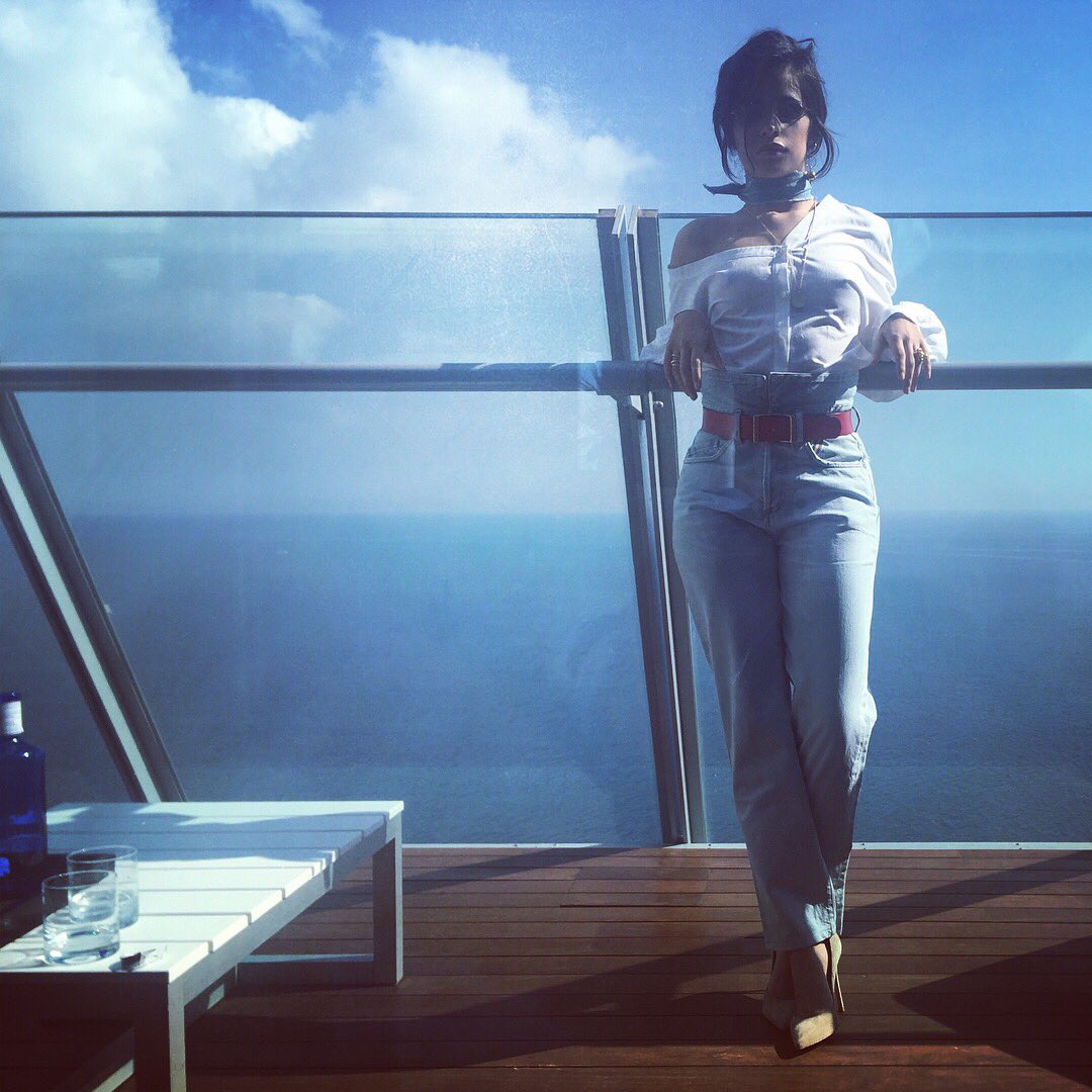 Camila_Cabello's tweet photo. Barcelona 🌹❤ https://t.co/4VxeSUNoaE