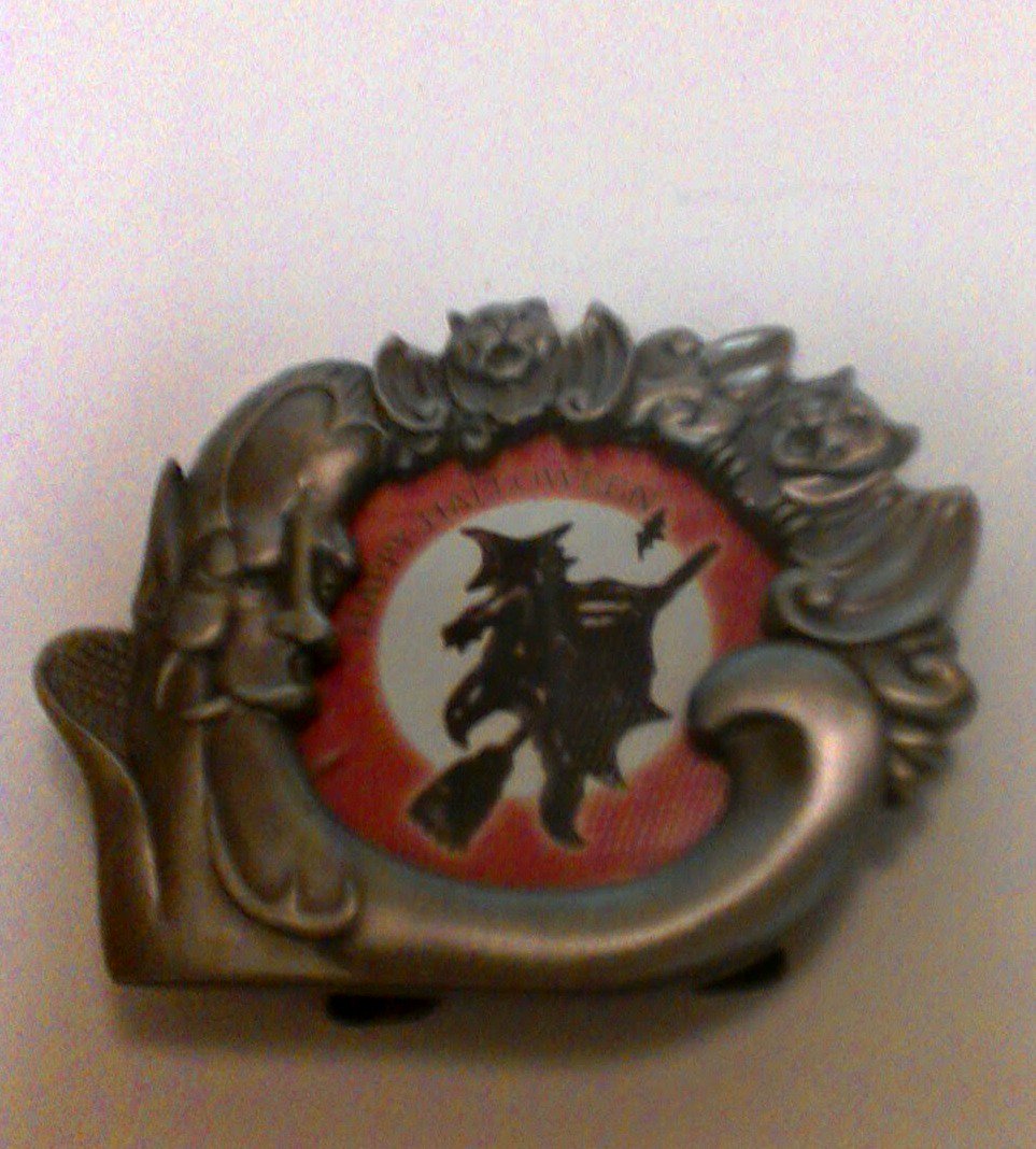 lorraine2448's tweet photo. Don't forget to add this spooky cool frame to your Halloween DΓ©cor
https://t.co/UlEfzjPQ7F Please RT #Halloween #vampiremoon #witch #bats https://t.co/OCErOc3Jmi
