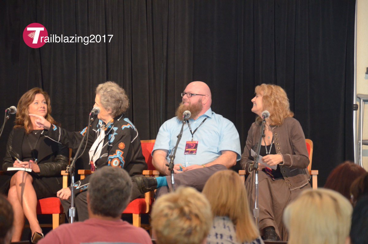 TRAILBLAZINGEV's tweet photo. Thanks to the wonderful personality of @DrTempleGrandin, this #Trailblazing2017 Panel was both incredibly insightful and entertaining! https://t.co/CmRYWIJc6F