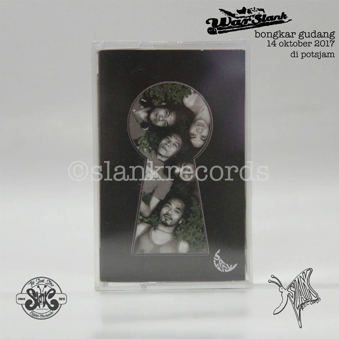 slankdotcom's tweet photo. Lengkapi koleksi kaset #Slank kalian berikut bonusnya! Silahkan melipir ke #PotsJam BESOK siang di #CasseteStoreDay https://t.co/uShRfAUsLB