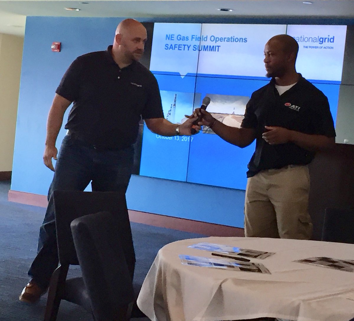 DaniW_NG's tweet photo. Thx to @ATIPT, helping keep our #nationalgrid #gasops crews healthy. #safetysummit #stretchandflex https://t.co/eCY0OfFXVU