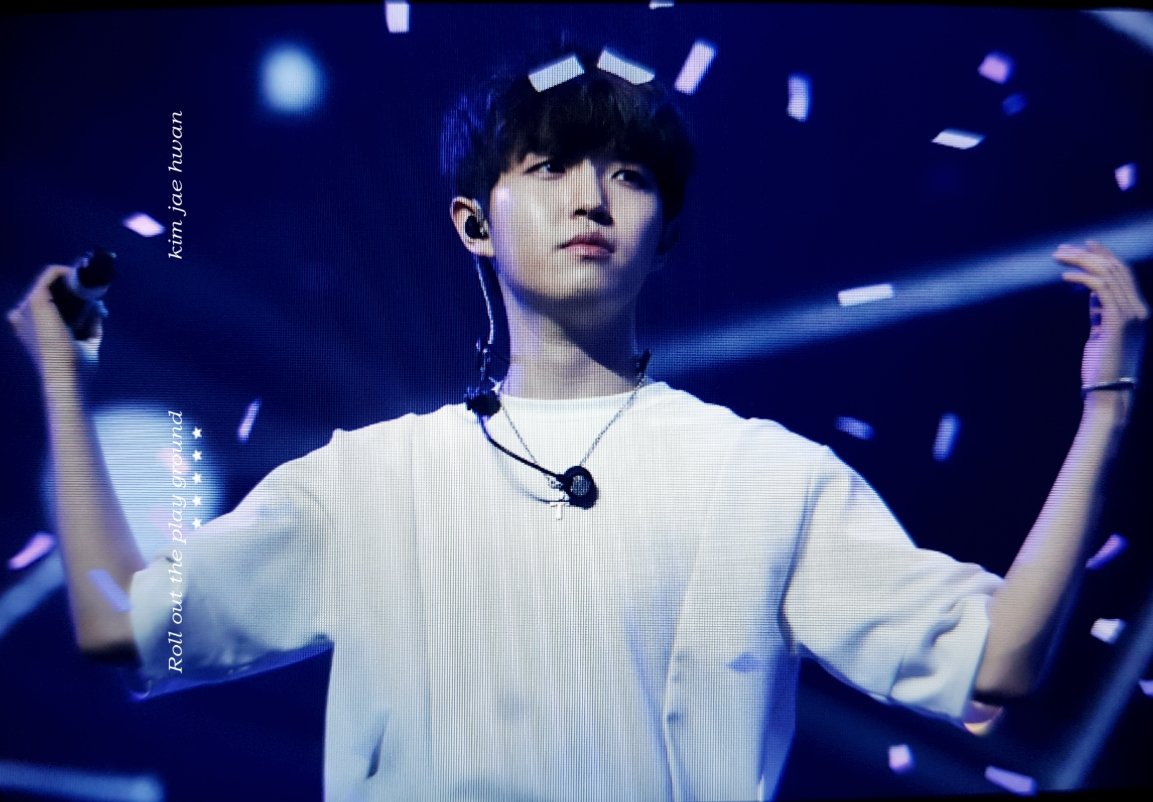 171013 마닐라 팬미팅 #재환 #김재환 #워너원 #wannaone #jaehwan #kimjaehwan 눈오는 날 멍뭉이가타😭