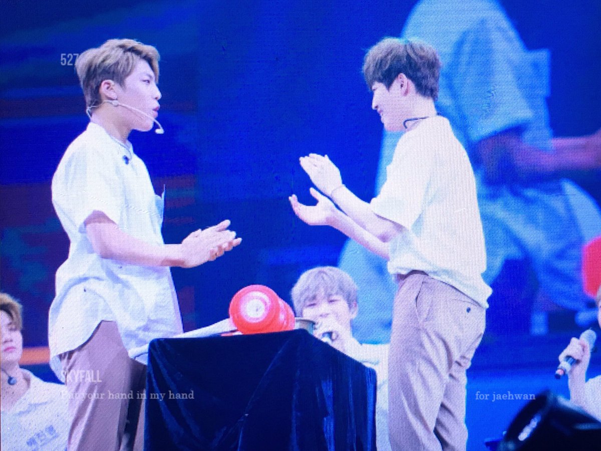 171013 필리핀 팬미팅
뿅만치~ 잘 피했오~>_<💕
#김재환 #재환 #Jaehwan