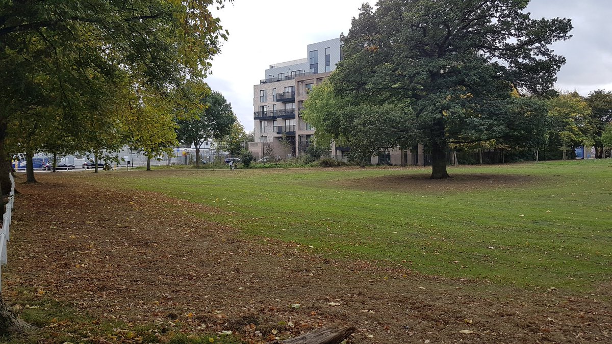 MPSPitshanger's tweet photo. Plain clothes and Uniform patrols on Drayton Green and Jacobs ladder today. 4 males stopped and 1 found with cannabis. Male will be postal charged for the offence. The war on drugs and ASB continues https://t.co/Iq1uolUfB2