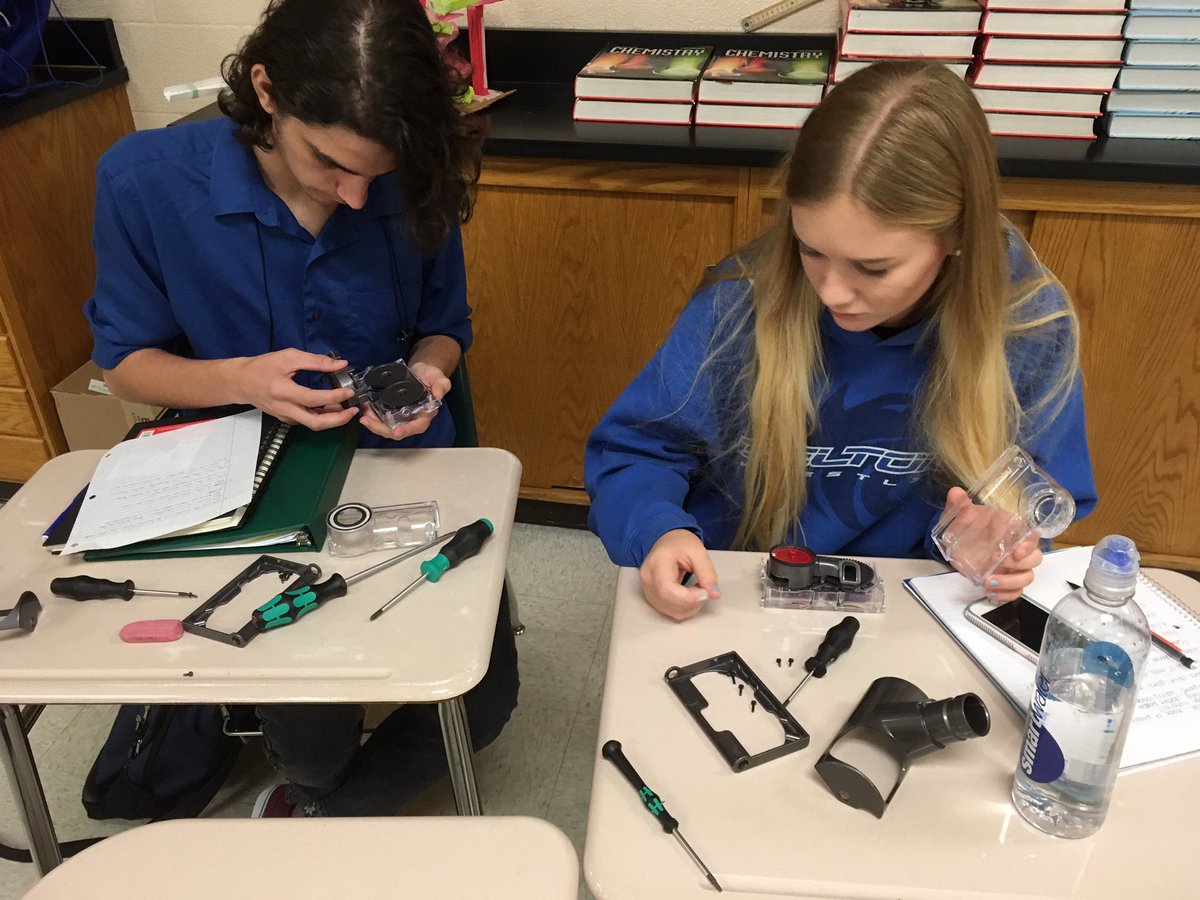 JohnedwClark's tweet photo. Thank you Dyson for bringing hands on reverse engineering science to Deltona High physics! @JDF #vcscience #engineeringbox https://t.co/1Ts8hRqtod