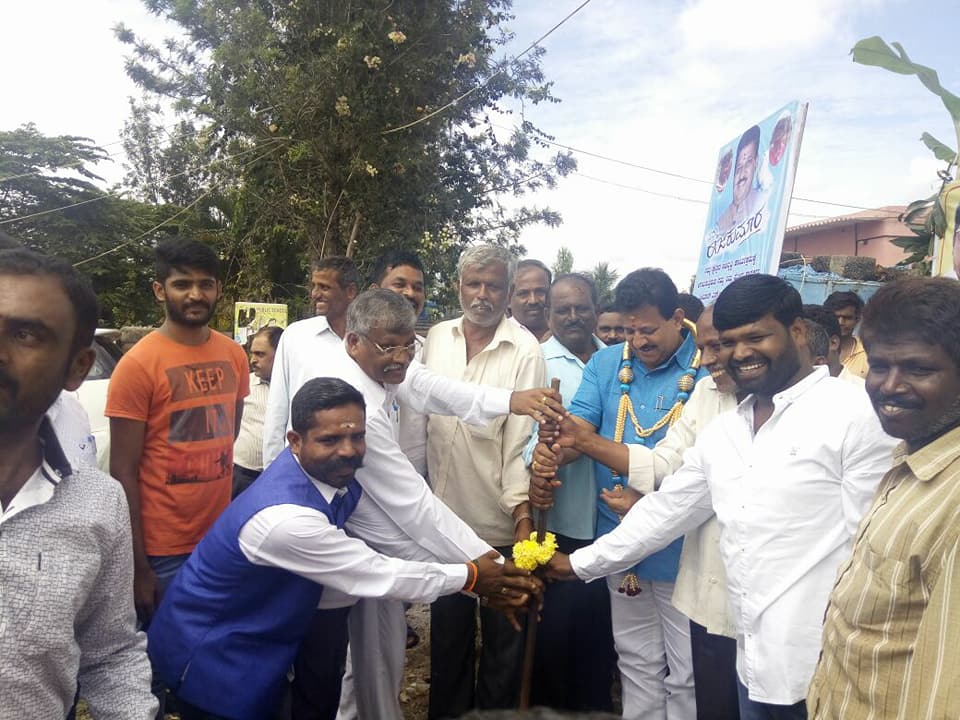 SRVishwanathBJP's tweet photo. #YelahankaDevelopment Road and Drainage Development in Mavallipura and Byalakere in #Yelahanka #Bangalore - cost 1.5 cr. Moving AHEAD. https://t.co/QhnpjziRyq