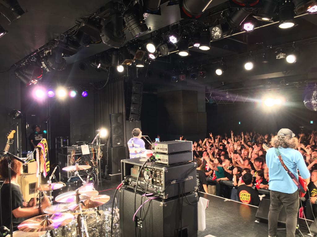 sambomaster_txt's tweet photo. サンボマスター『今年は何かとはっちゃけたい！〜2017全国ツアー〜』＠仙台Rensaにお越し下さった皆様、現地スタッフの皆様、SiMの皆様、本当にありがとうございました！Rensaがメチャクチャ揺れてました！本当に最高でした！
#YES #12月3日は日本武道館 https://t.co/t5zcGPWLEr