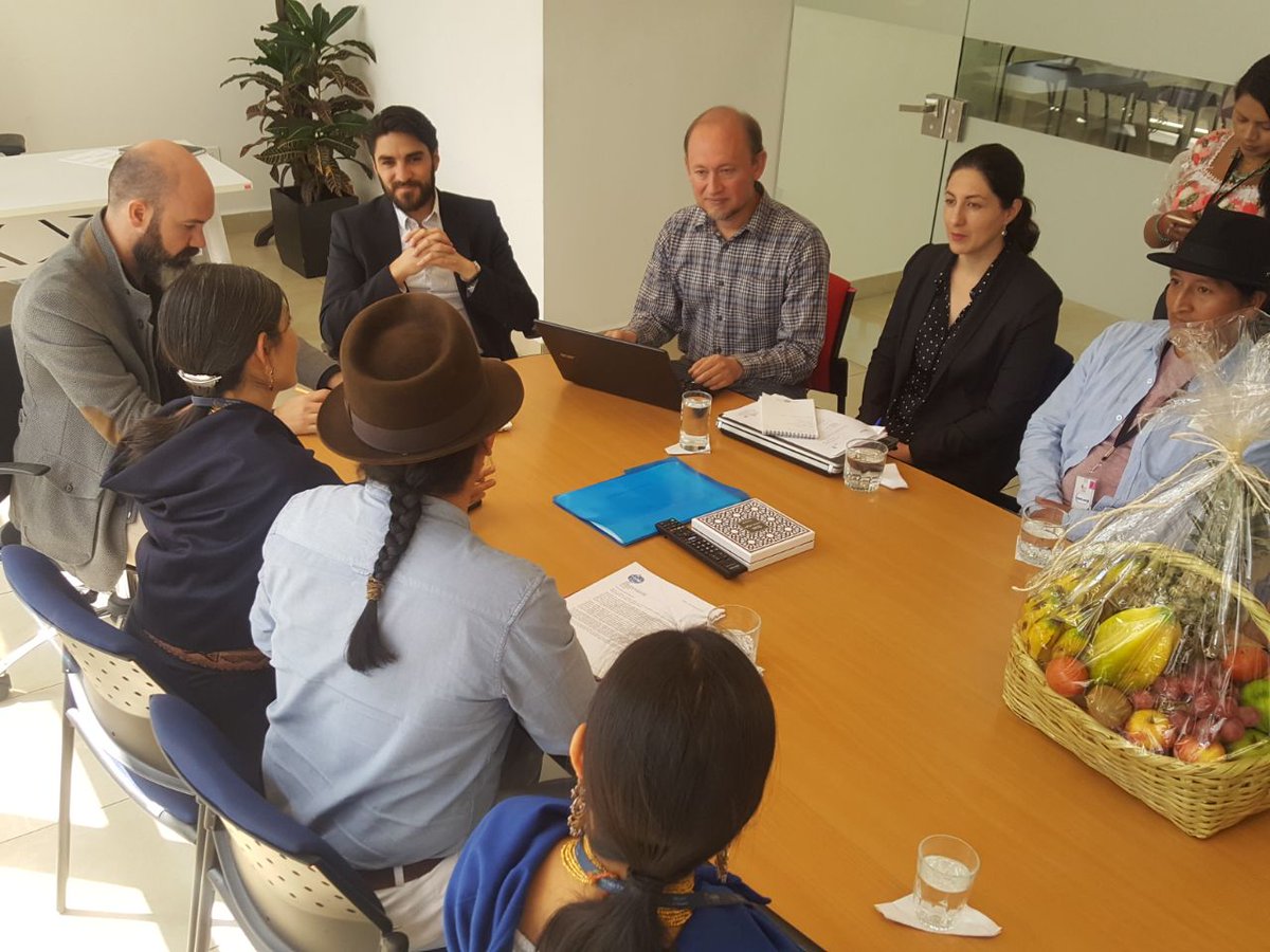 goberimbabura's tweet photo. Comisión del #PawkarRaymi y  @Paovercoutere en reunión con @CarlosJLarrea Viceministro de @TurismoEc para generar nexos de trabajo https://t.co/xFmbvf0op5