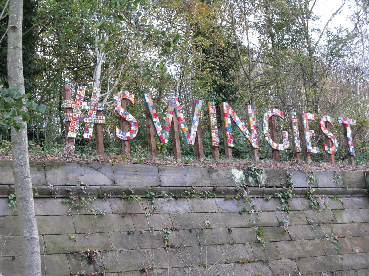 SalfordCanal's tweet photo. @Markwcharnley @BridgewaterWay This #OTD 1893 is the reason we knitted #SWINGIEST although our version was static! https://t.co/48NHFt7nlc #HLFSupported https://t.co/pNYwJpoFlx