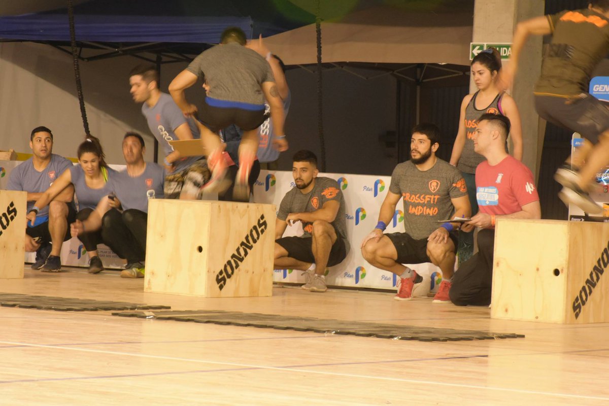 Sonnosok's tweet photo. Sonnos estuvo presente en la Final de la @ligainterboxesa. ¡Acompañando el deporte argentino! https://t.co/sGYi5UBKY2