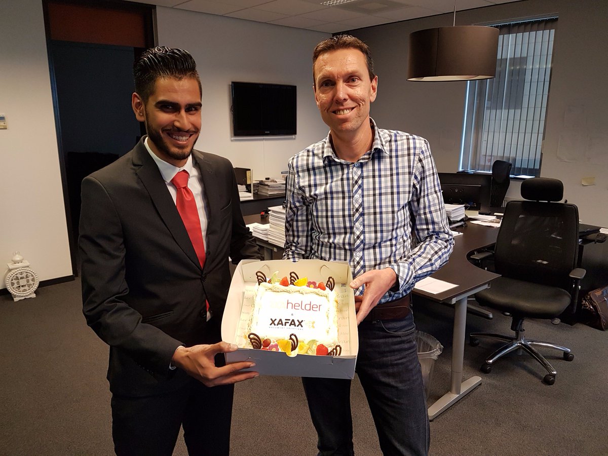 xafax's tweet photo. Ons nieuwe verkooptalent Raj met zijn eerste klant 100% helder ! Gefeliciteerd Raj en welkom 100% helder!  :-) #documentsolutions #sharp https://t.co/GW9P9vqJEX