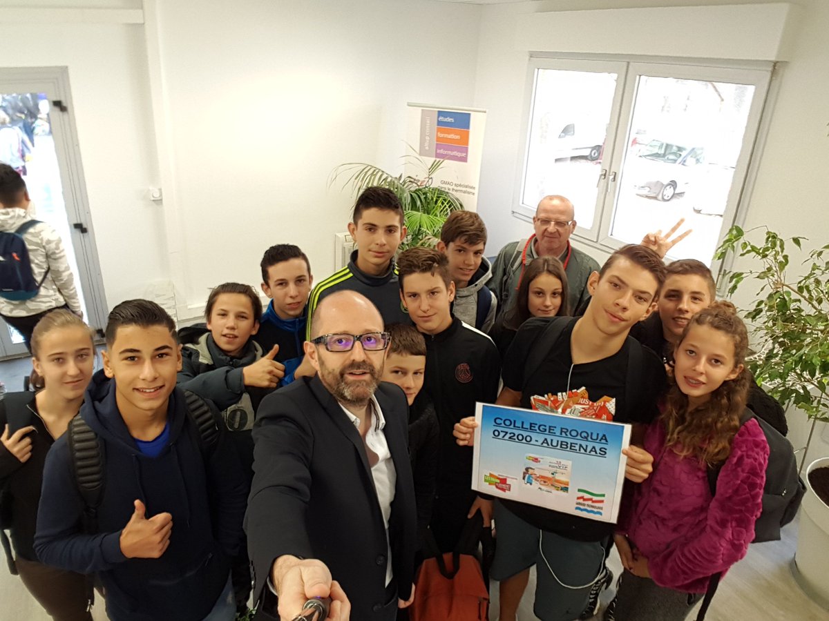 Très heureux de ce bel échange entre <a href="/LargierTechno/">Largier Technologie</a> et le collège Roqua (Aubenas) lors des #coulissesdubatiment <a href="/btp0726/">Fédération BTP 26/07</a> [3-4/10]. Merci !
