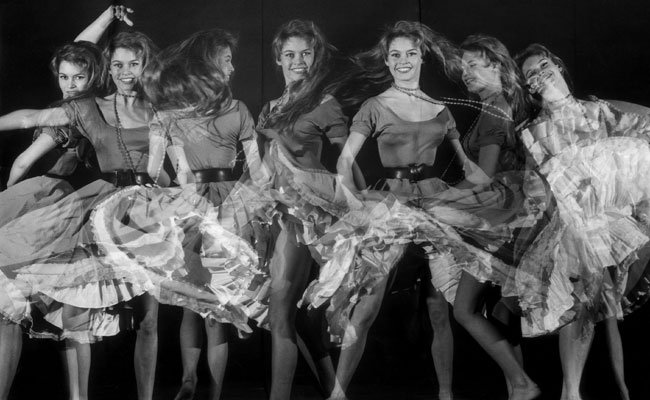 Golfe Saint-Tropez (@golfesttropez) on Twitter photo Ne loupez pas l'expo "Les Années Bardot à Saint-Tropez" par le photographe Willy Rizzo, actuellement à <a href="/HDPST/">HôtelDeParisStTropez</a> 😍 bit.ly/2xDunG8 Ne loupez pas l'expo "Les Années Bardot à Saint-Tropez" par le photographe Willy Rizzo, actuellement à <a href="/HDPST/">HôtelDeParisStTropez</a> 😍 bit.ly/2xDunG8