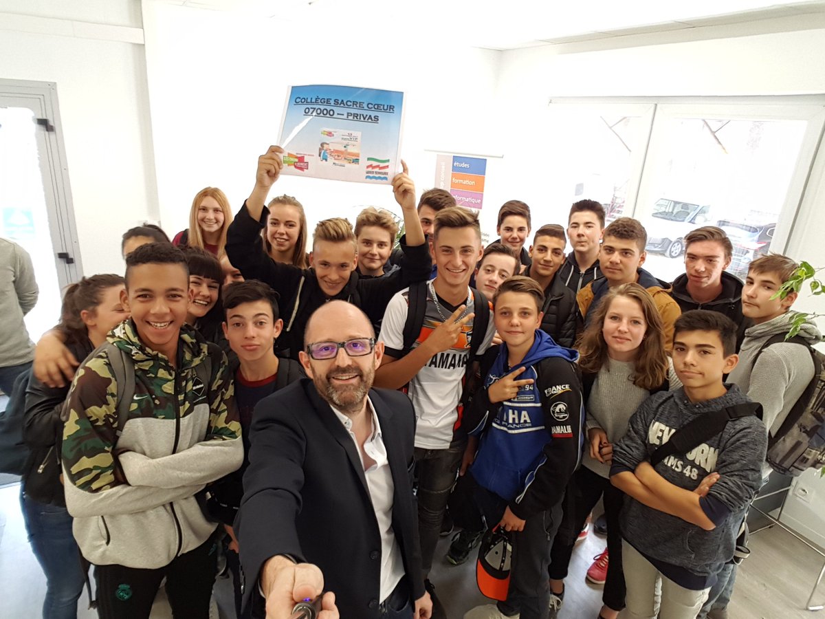 Très heureux de ce bel échange entre <a href="/LargierTechno/">Largier Technologie</a> et le collège Sacré-cœur (Privas) lors des #coulissesdubatiment <a href="/btp0726/">Fédération BTP 26/07</a> [5/10]. Merci !