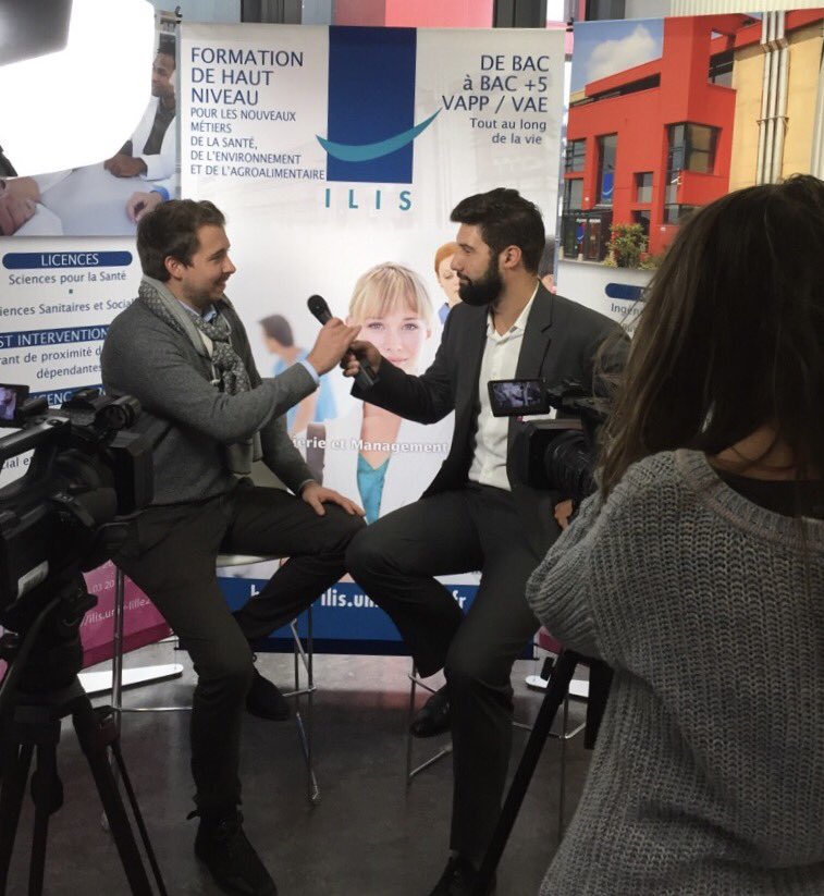Simon_Froment's tweet photo. Nous avons eu le plaisir de participer au forum entreprises 2017 de l'@ILIS_officiel. Merci à l'école et aux étudiants. #esante #recrutement https://t.co/Gr6l4r7wRf