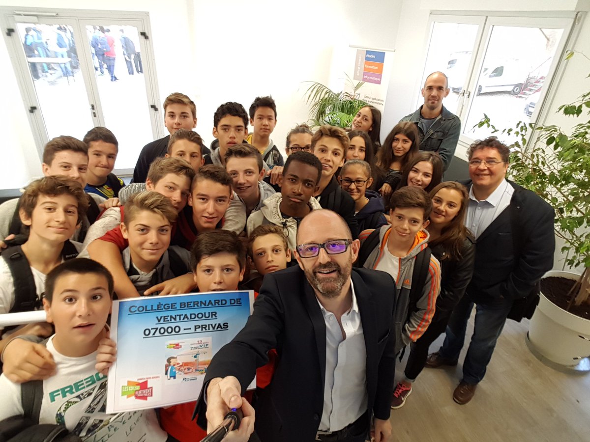 Très heureux de ce bel échange entre <a href="/LargierTechno/">Largier Technologie</a> et le collège Ventadour (Privas) lors des #coulissesdubatiment <a href="/btp0726/">Fédération BTP 26/07</a> [6/10]. Merci !