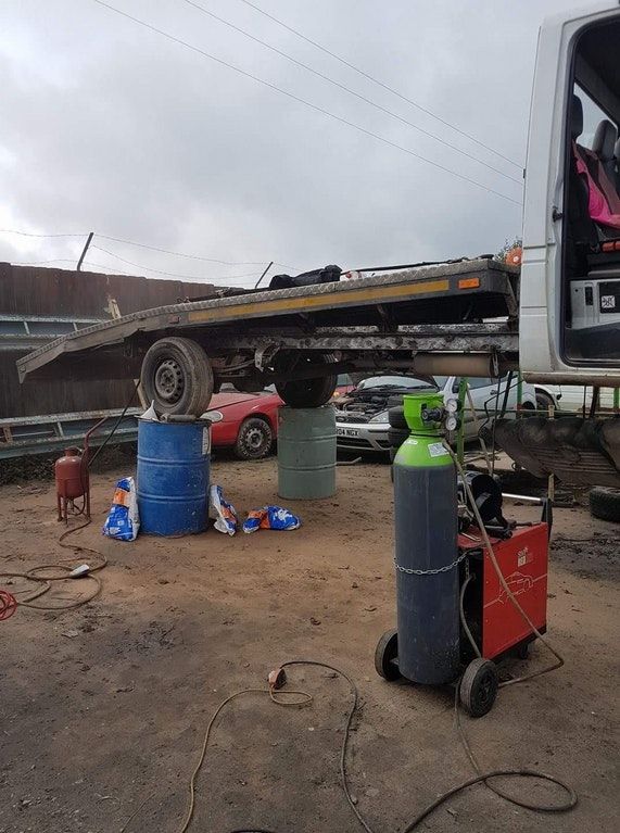 safetyphoto's tweet photo. what not to do on #FridayThe13th https://t.co/O5QtU3wZbh