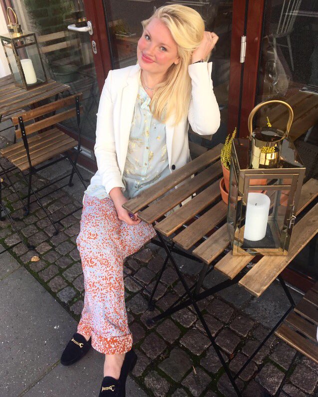 UrCoffeeBreak's tweet photo. #STINEGOYA shirt + relaxed fitted pants combo 💖 Super comfy ensemble and loving the Olive Ginger print from their #PreFall2017 Collection https://t.co/bgwe3RCdgD