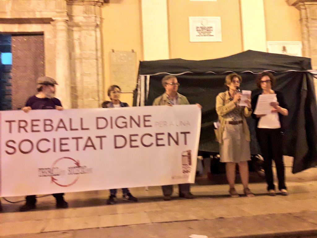 ValenciaCaritas's tweet photo. Hoy en uestro blog: Una mirada a la III jornada mundial por el trabajo decente #ITD2017 https://t.co/saxN1UBvzZ https://t.co/2JjXBonWOW
