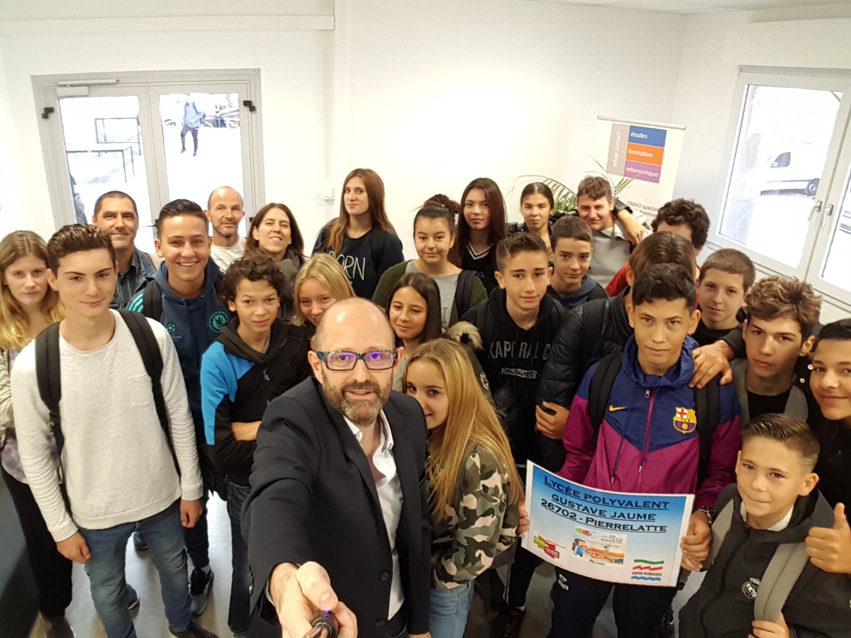 Très heureux de ce bel échange entre <a href="/LargierTechno/">Largier Technologie</a> et le Lycée G. Jaume (Pierrelatte) lors des #coulissesdubatiment <a href="/btp0726/">Fédération BTP 26/07</a> [7/10]. Merci.