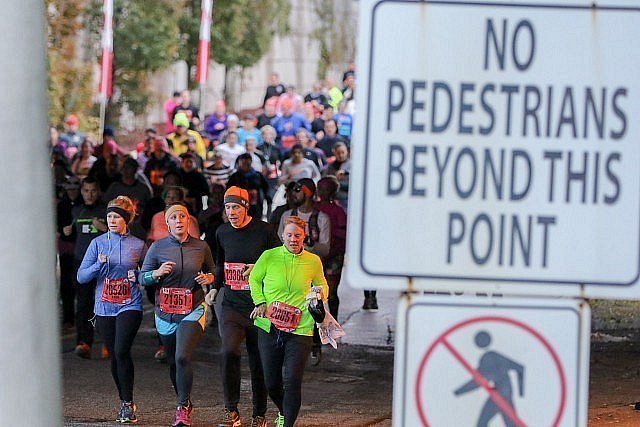 Marathon Takes Over City Streets Sunday Morning bit.ly/2yjIgGD #YQG https://t.co/Bdw2J6wXl1