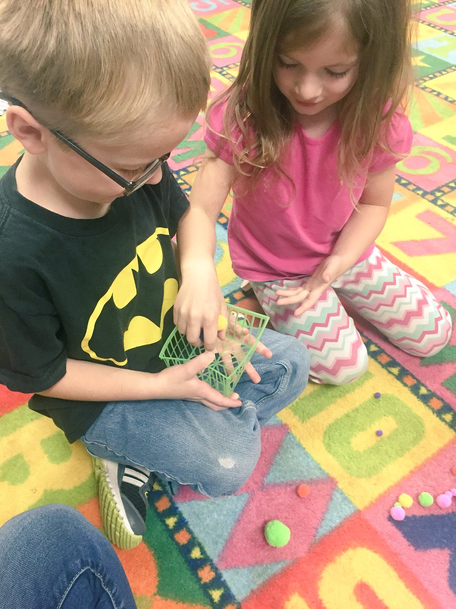 missweishaar's tweet photo. Practicing how to fill our peer and adult buckets; have you filled a bucket today? #Empathy #BeABucketFiller #NotABucketDipper https://t.co/IZQNbHyqZb