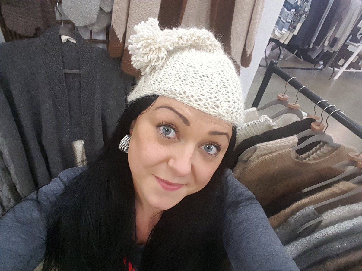PurlAlpaca's tweet photo. Yay, learned the knit stitch yesterday and Louise finished her hat today. https://t.co/hlWa9bATsl