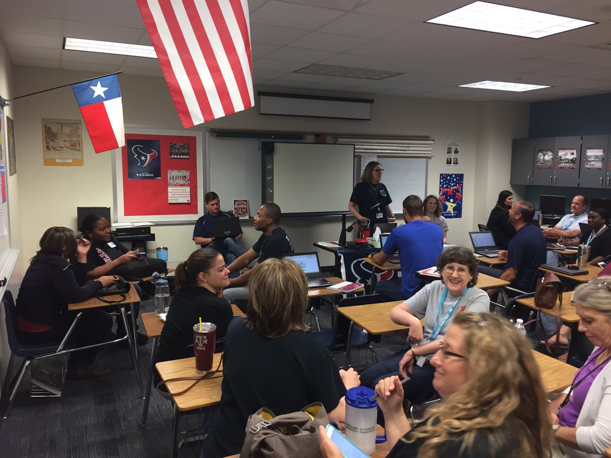 KleinISDCurtis's tweet photo. Awesome #stunderwolf folks doing some learning on standards based grading. #Promise2Purpose https://t.co/3xKUPTyUNO