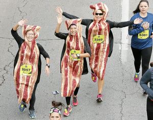 VisitTheColony's tweet photo. Participate in the colorful Nebraska Furniture Mart 5K Halloween Walk/Run Oct 21. Costumes encouraged. #TCEvents https://t.co/HChLrm1sEw https://t.co/sIxdGFqfQk