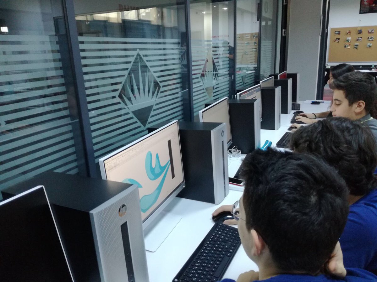 FLL birinciliği yolunda yoğun çalışmalar başladı! Takımımız Pandora robotik etüdünde. 🤖👾👩🏾‍💻 #FLL #bkcoding <a href="/fllpandora/">PANDORA</a>