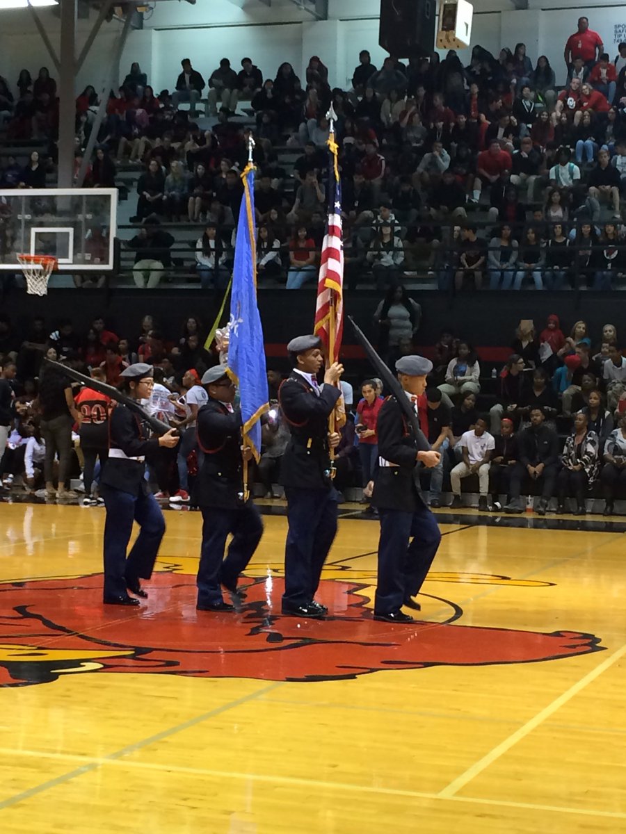 eastcentralhigh's tweet photo. #sucesstps #homecoming2017 https://t.co/kRoCOPg6hj