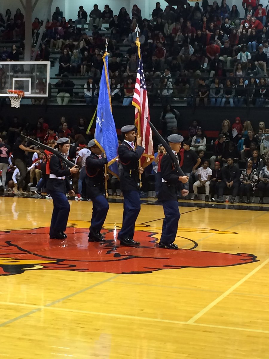 eastcentralhigh's tweet photo. #sucesstps #homecoming2017 https://t.co/kRoCOPg6hj