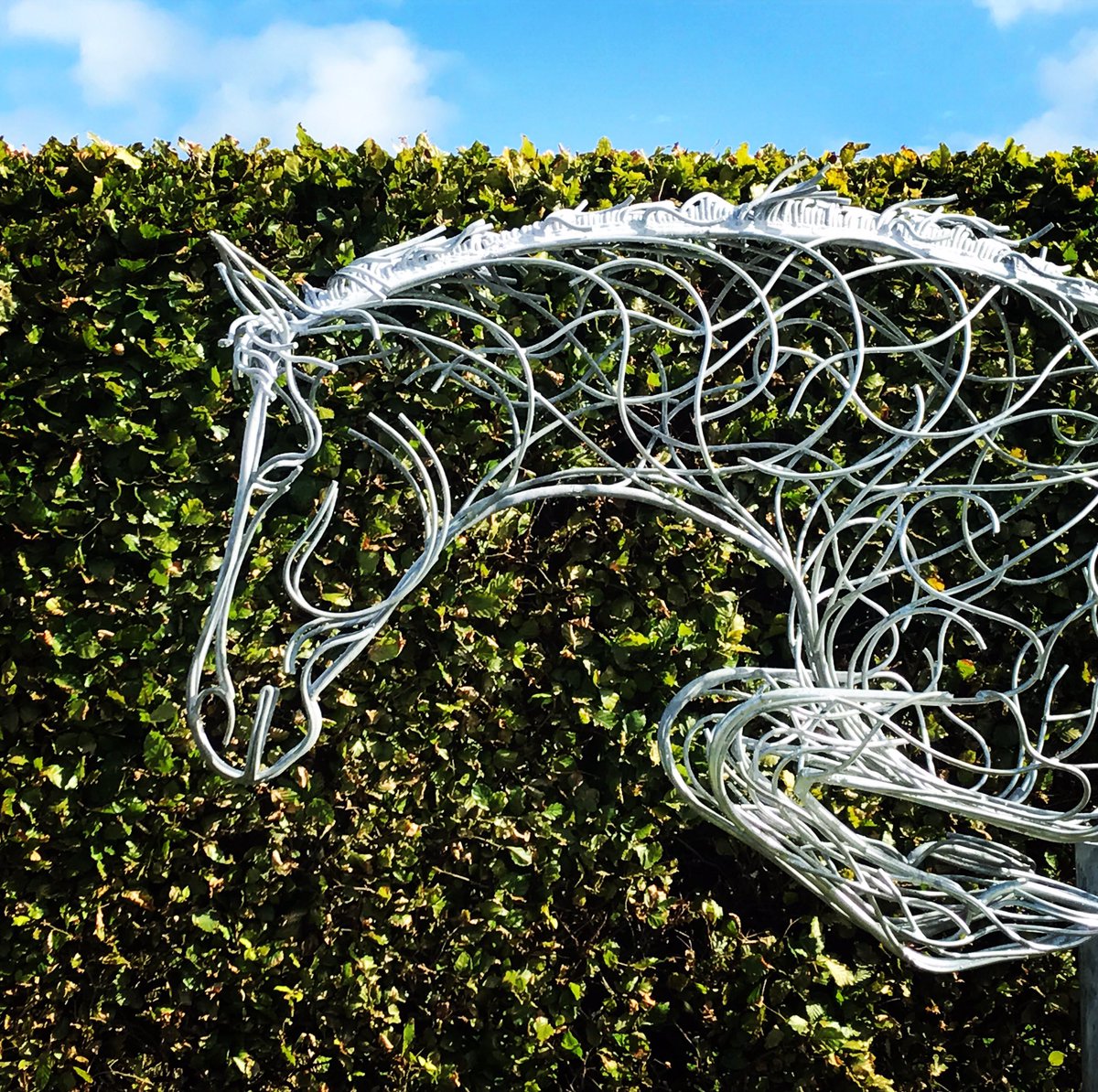 elliottoflondon's tweet photo. NEW Jumping Horse Sculpture #BritishSculptor #Showjumping #sportpferd #springsport #equine #Showjumper #SportsHorse https://t.co/Fm9ii3BZfx https://t.co/JBUuunlcuw