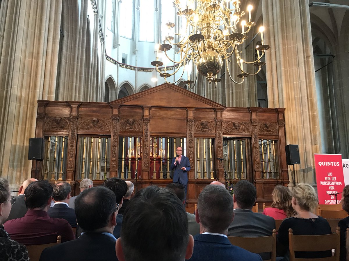 TanteVroesh's tweet photo. We gaan beginnen, we zijn binnen #bovenkerk #kampen @roelandtameling @kampenmarketing @SandraTuinman #netwerkeventkampen https://t.co/MCS1NXDhTU