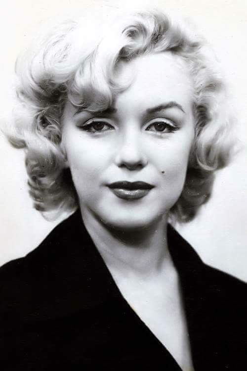 carlitapolka's tweet photo. ☀☀ Marilyn ☀☀#FFBest @josspeixphoto @csermet2 @FrankLevtow @francreynel @Amy72_ @ParisAMDParis @tapsakooo @Rowanstyle @g4uet ☀☀ https://t.co/I1fFNZFpWE