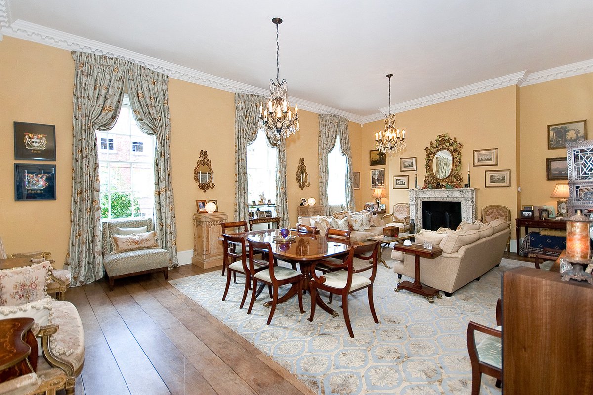 hurfordsalvicar's tweet photo. Property of the week - A rare #Georgian #TownHouse in #Bloomsbury's historic #JohnSt WC1 - https://t.co/36nFHNoj8H https://t.co/WVIXwZs2mW