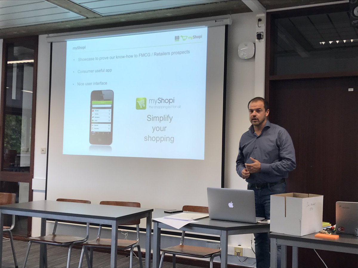 roald's tweet photo. Kicking off #MSBAGI at @UNamur with my class on #BMC, #businessmodel #innovation. Testimonial by @PhVanOphem on his #startup @myShopi. https://t.co/Q6eAyu9gqv