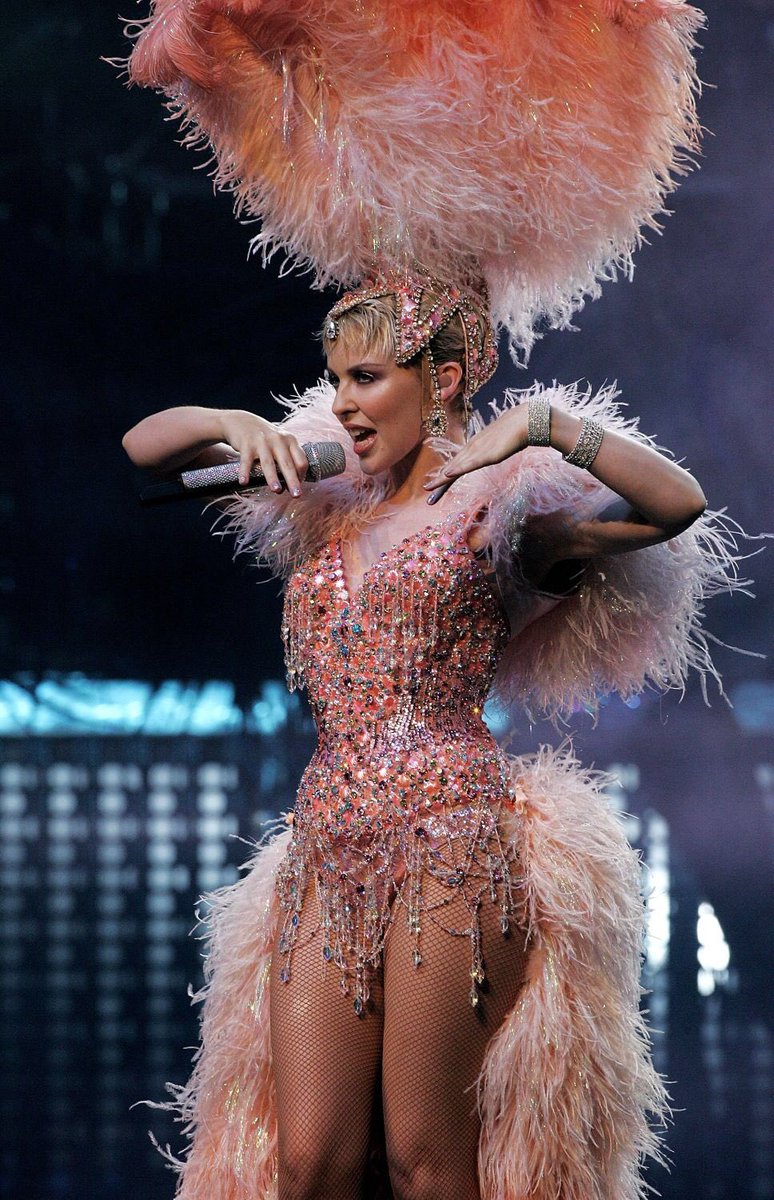 dance2nlghtt's tweet photo. #ShowgirlTour Birmingham ❤️ https://t.co/6ncZuyX0cq