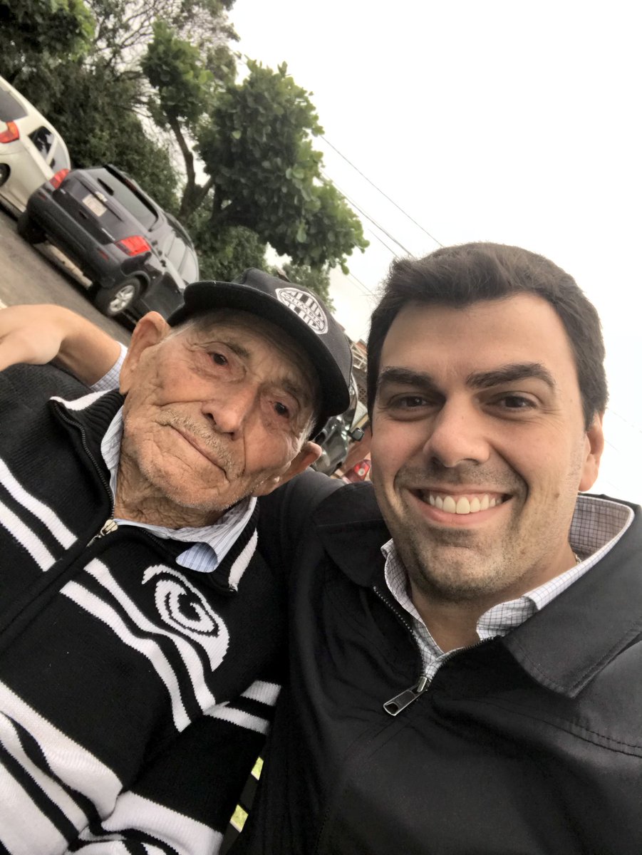 MarcoTrovatoV's tweet photo. Un placer recibir a Luisito Sandoval y a Don Federico González desde PJC en la práctica de @elClubOlimpia !!! https://t.co/heoZ6QSLf5