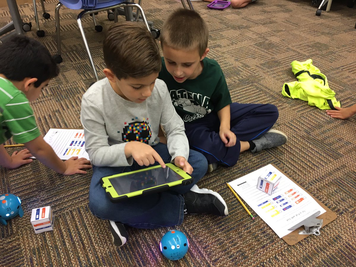 CoachClasalle's tweet photo. Such a productive morning learning about #dotrobot @WonderWorkshop https://t.co/pSATU13JGj