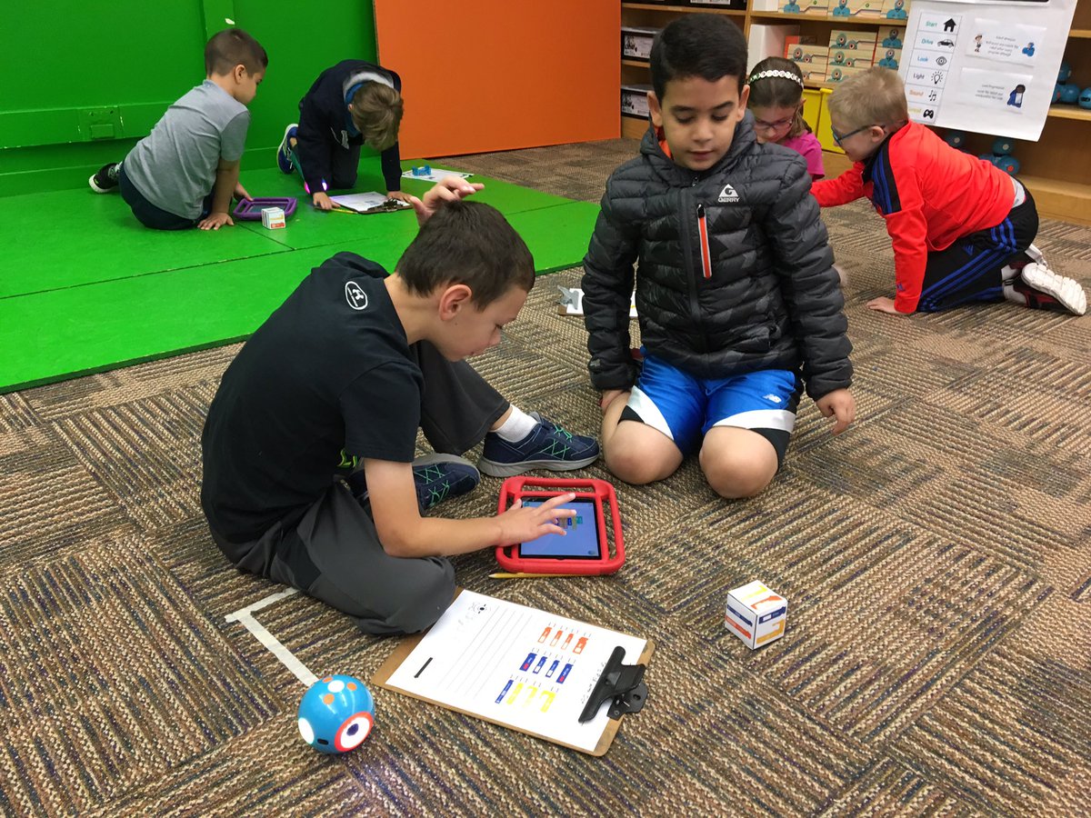 CoachClasalle's tweet photo. Such a productive morning learning about #dotrobot @WonderWorkshop https://t.co/pSATU13JGj