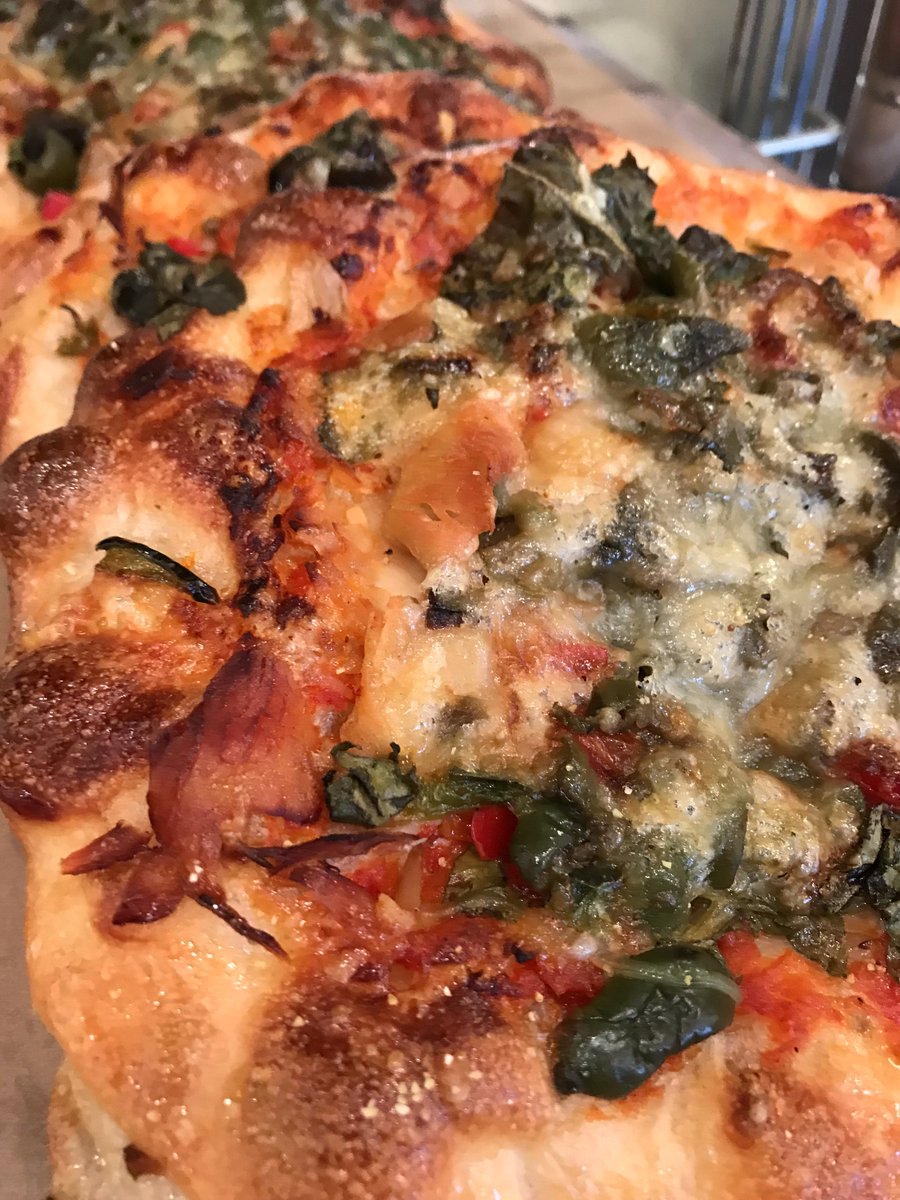 BakerandSpice's tweet photo. Mmm tomato sauce, olives, turkey, and gruyere! https://t.co/Z8FqlPIUF6