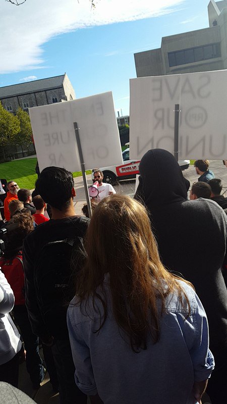 rpigamechange's tweet photo. Here's the real #RPIgamechanger the students fighting for their rights #RPIgamechangers #rpi #RPIHC https://t.co/Q6BXdsn8Ur