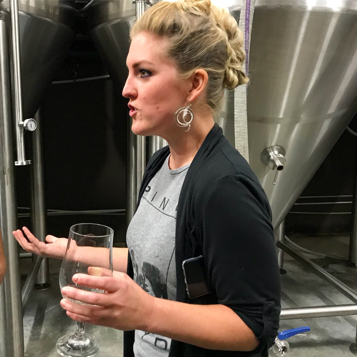 SumerianBrewing's tweet photo. Rocking partner visit by @TarynKISW @999KISW radio = the voice #reppin @SumerianBrewing. #ipagirl #TarynItUp https://t.co/rIpaaJltdo