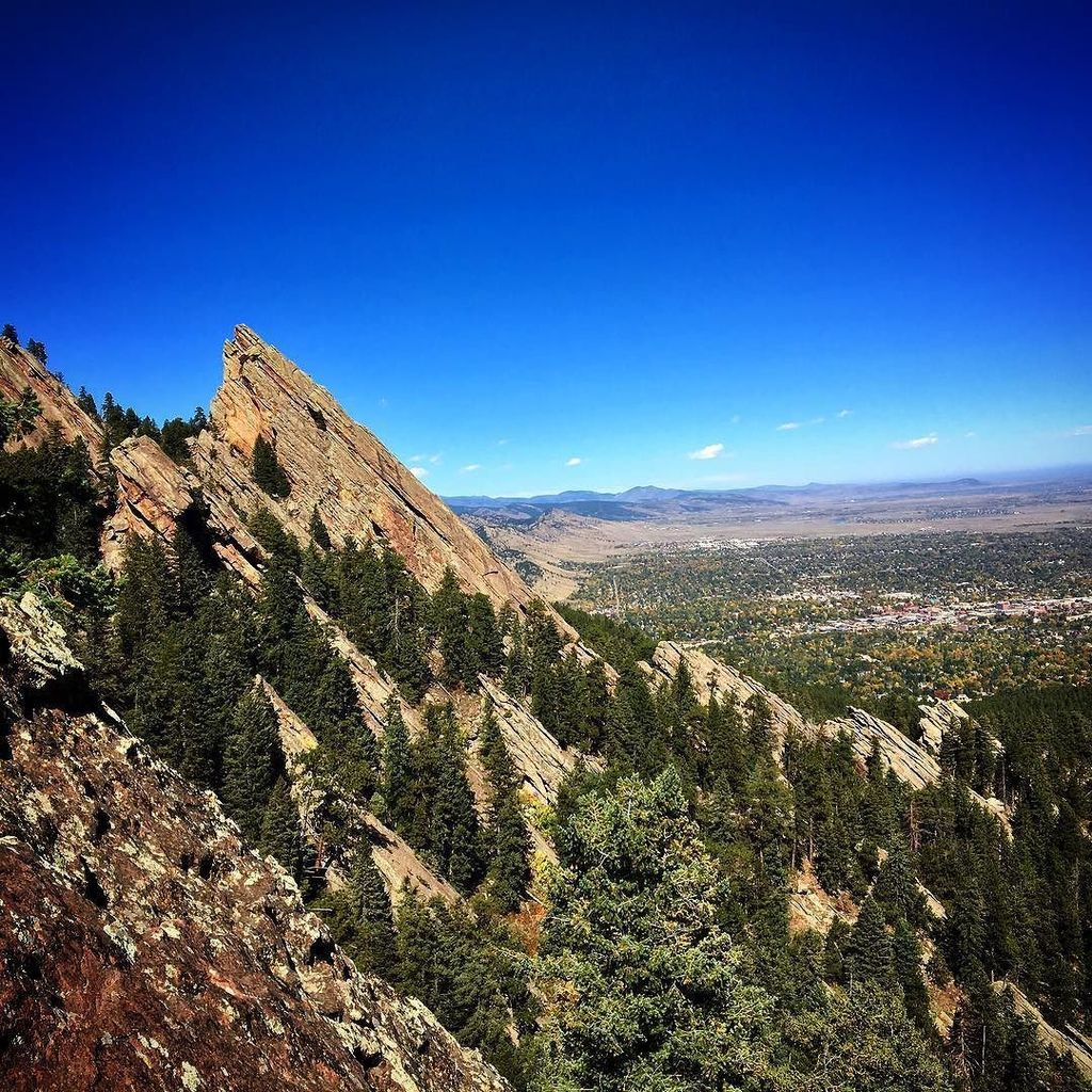 BullworkerFit's tweet photo. Not a bad place for some Bullworker Fitness planning. Good stuff to come soon for the Bullworker Family! #bullwork… https://t.co/dnsvM5QMam https://t.co/chD40Y3nKL
