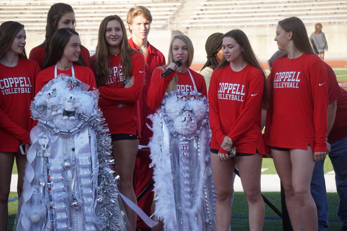 CHSCampusNews's tweet photo. The Homecoming pep rally for the 2017-2018 school year occurred this morning | Photos by @akarshvv_29 https://t.co/ZsjnHlYYt8